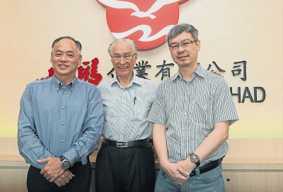 丘观庆（左起） 、陈凯希和陈景岗， 一同分享海鸥集团的未来展望。