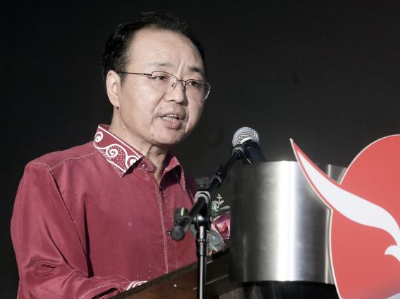 欧阳玉靖：陈凯希德高望重，是马来西亚杰出的华社领袖。